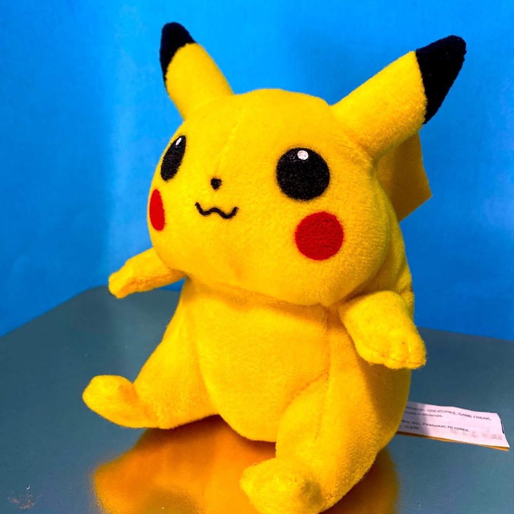POKÉMON VTG 90s PIKACHU BEANIE NINTENDO CREATURE GAME FREAK PLUSH 6” SIT…